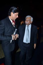 Shahrukh Khan at NDTV Profit Business Leadership Award in Taj Land_s End on 7th Jan 2012 (44).JPG
